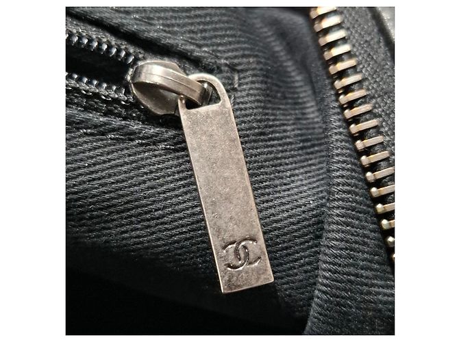 Chanel Medium Camera Case Shoulder Bag in Black Caviar Leather - view 8
