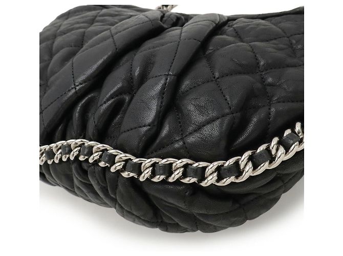Borsa a spalla in pelle di agnello matelassé nera di Chanel Nero - vista 3
