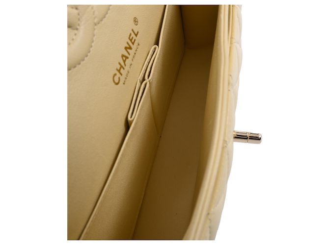 Timeless Borsa classica media a doppio flap trapuntata Chanel in pelle gialla Giallo - vista 5