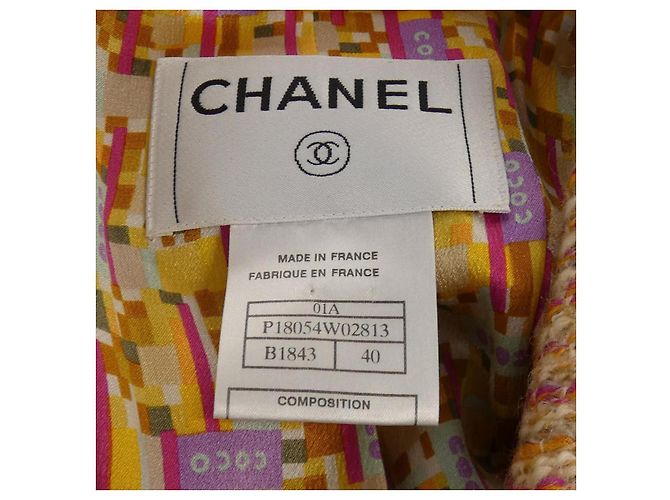 Timeless Chaqueta Chanel P18054W02813 Beige - vista 4