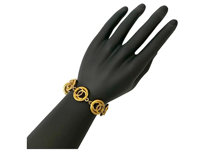 Timeless Bracciale Coco Mark di Chanel D'oro - vista 2