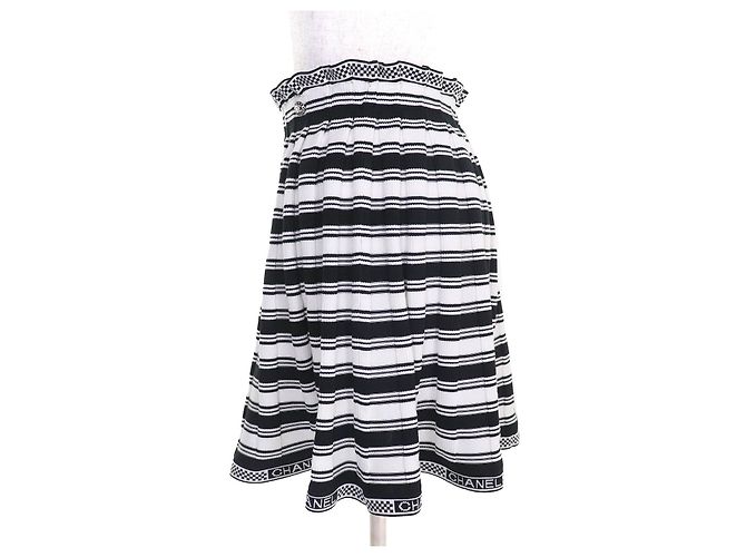 Timeless Gonna Mini Multi-Bordi Logo COCO Mark di Chanel Nero Bianco - vista 2