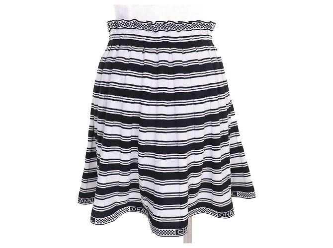 Timeless Gonna Mini Multi-Bordi Logo COCO Mark di Chanel Nero Bianco - vista 3