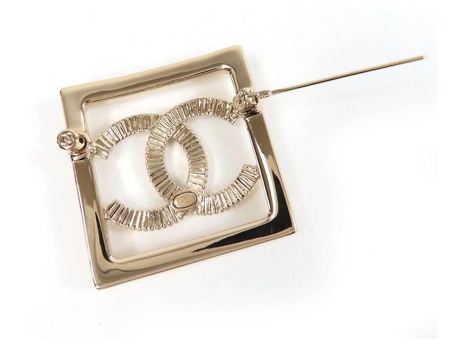 Timeless Broche COCO Mark da Chanel Dourado - vista 6