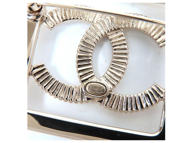Timeless Broche COCO Mark da Chanel Dourado - vista 7