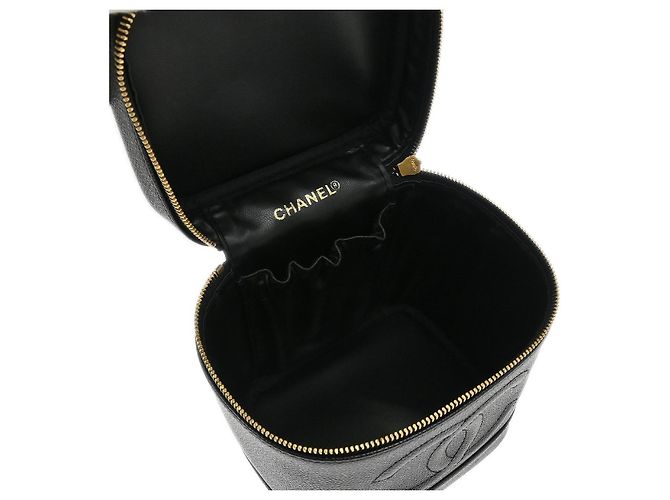 Timeless Beauty case vintage senza tempo Chanel in caviar piccolo - vista 3