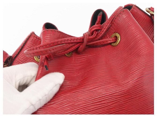 Noe LOUIS VUITTON Borsa a Spalla Petit Noé Epi Rossa M44107 LV Auth 161223 Rosso - vista 10