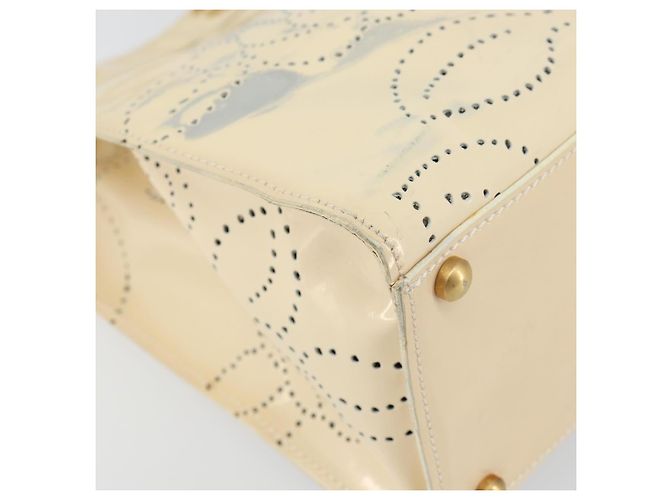 CHANEL Borsa a Spalla Camelia Pelle Verniciata Avorio Oro CC Auth 161438 D'oro Crudo - vista 16