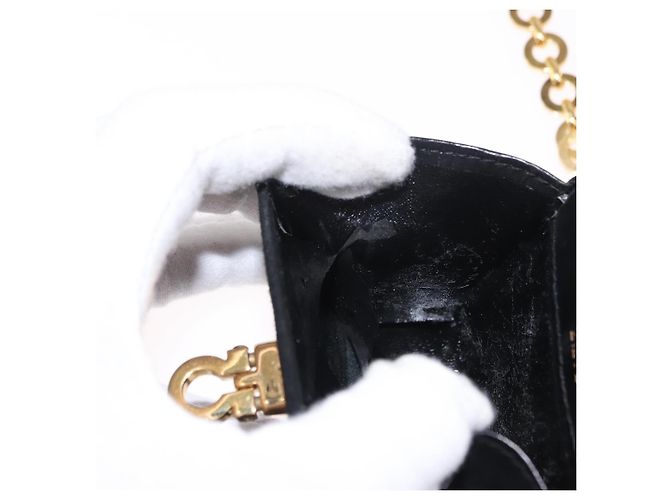 Pochette a spalla Gancini Chain Salvatore Ferragamo in suede nero e oro Auth 161208 D'oro - vista 19