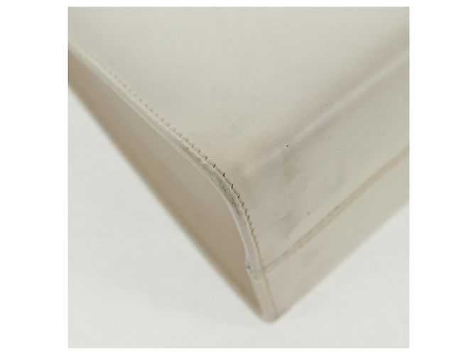 Borsa a mano Vala in pelle 2 in 1 bianca e oro Auth 160802 di Salvatore Ferragamo Bianco D'oro - vista 10