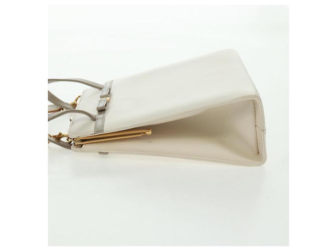 Borsa a mano Vala in pelle 2 in 1 bianca e oro Auth 160802 di Salvatore Ferragamo Bianco D'oro - vista 3