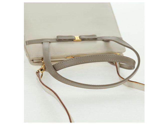 Borsa a mano Vala in pelle 2 in 1 bianca e oro Auth 160802 di Salvatore Ferragamo Bianco D'oro - vista 7
