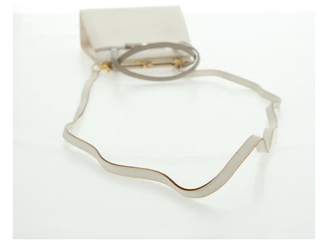 Borsa a mano Vala in pelle 2 in 1 bianca e oro Auth 160802 di Salvatore Ferragamo Bianco D'oro - vista 8