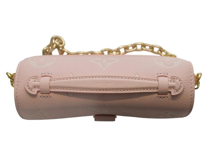Bolsa de couro rosa pó Monogram Empreinte Giant Pochette Métis da Louis Vuitton - vista 12
