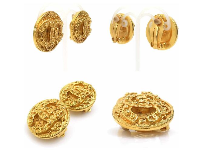 Orecchini a clip in metallo dorato Chanel Coco Mark D'oro - vista 2