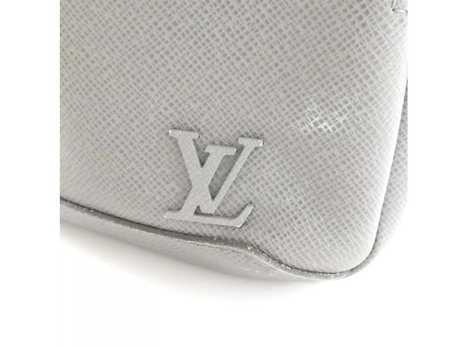 Bolso bandolera Avenue Taiga Louis Vuitton Gris - vista 5