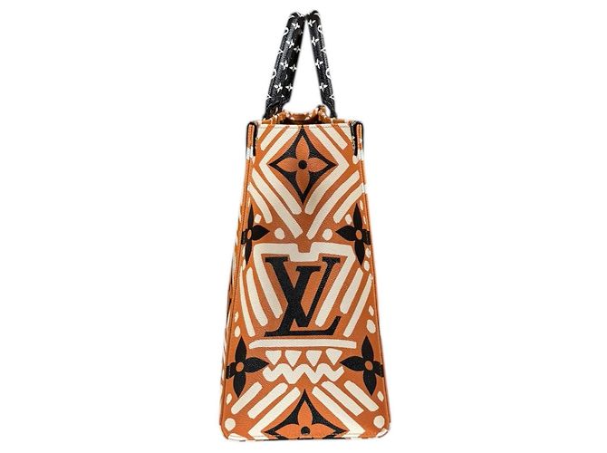 Borsa a spalla On the Go GM LV Crafty della collezione capsule Louis Vuitton - vista 4