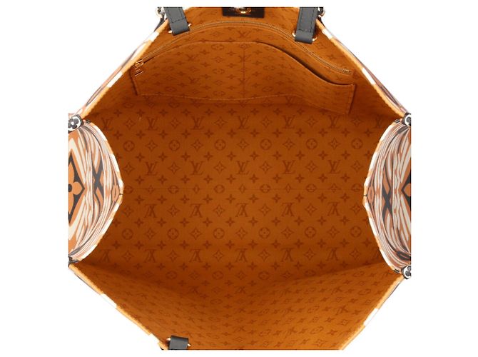 Borsa a spalla On the Go GM LV Crafty della collezione capsule Louis Vuitton - vista 6