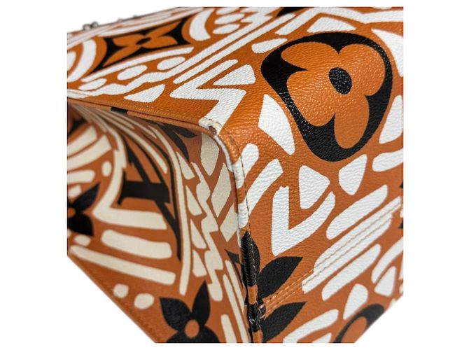 Borsa a spalla On the Go GM LV Crafty della collezione capsule Louis Vuitton - vista 7