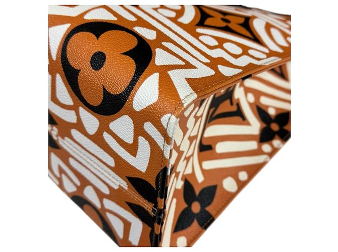 Borsa a spalla On the Go GM LV Crafty della collezione capsule Louis Vuitton - vista 8