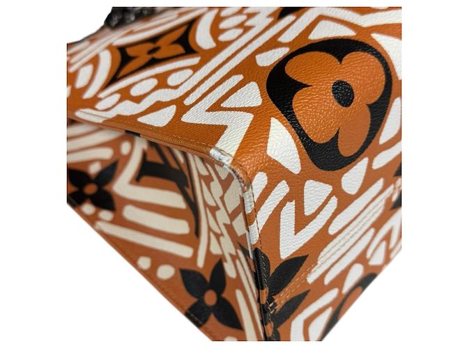 Borsa a spalla On the Go GM LV Crafty della collezione capsule Louis Vuitton - vista 9