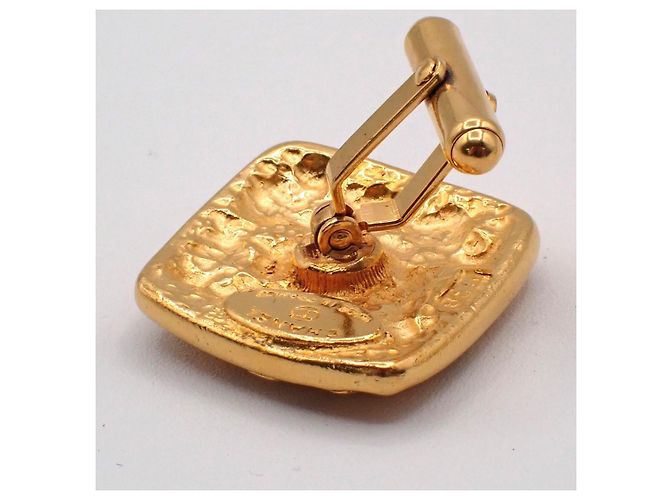 Abotoaduras em forma de diamante com logo CC da Chanel banhadas a ouro Dourado - vista 7