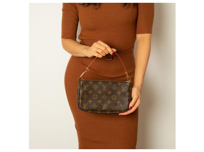 Louis Vuitton Pochette in tela Monogram Marrone - vista 2