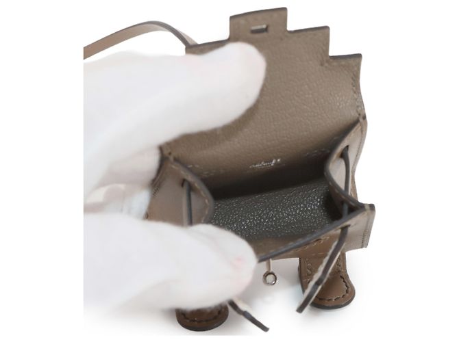 Charm per borsa Kelly Doll Bijoux di Hermès Nero Bianco Taupe - vista 8
