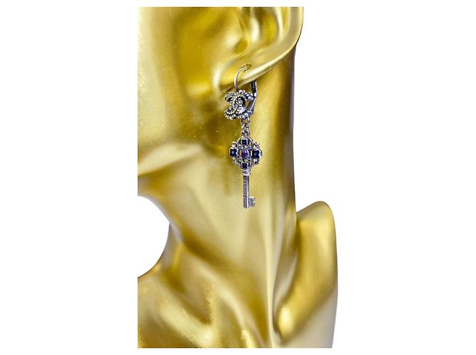 Orecchini pendenti in argento CC Chanel 17A Ritz Cosmopolite Blu Porpora - vista 7