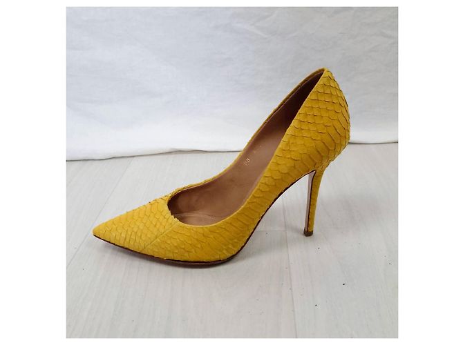 Salvatore Ferragamo scarpe gialle a punta - vista 4