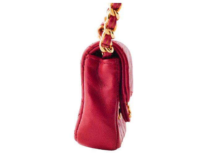 Bolsa de ombro mini Timeless Chanel em couro acolchoado vermelho - vista 2