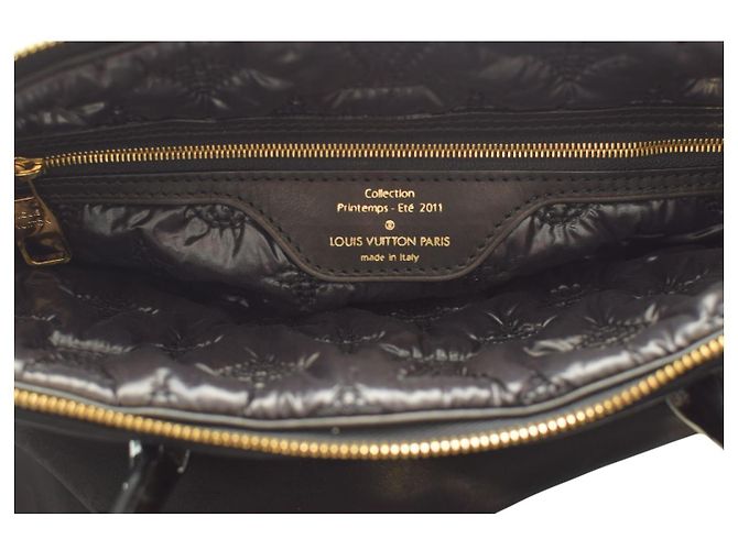 Borsa tote Louis Vuitton 2011 Desire Vertical Lockit MM in nylon monogramma nero - vista 10