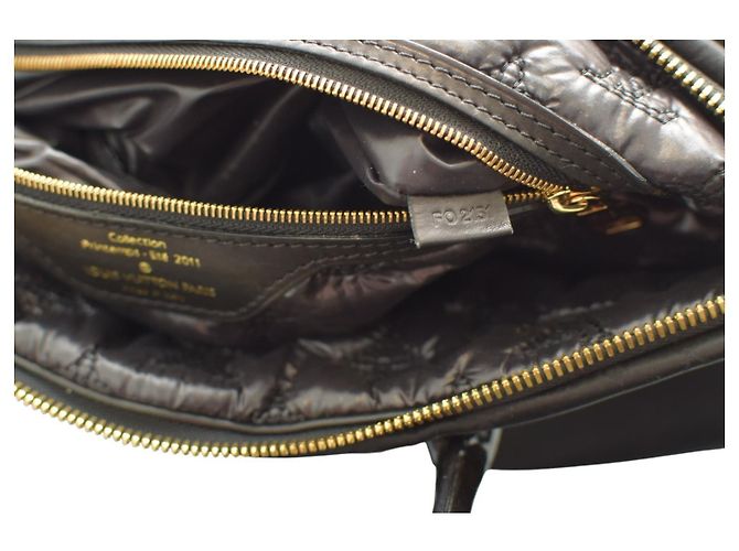 Borsa tote Louis Vuitton 2011 Desire Vertical Lockit MM in nylon monogramma nero - vista 12