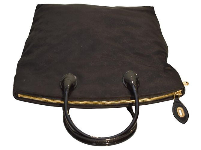 Borsa tote Louis Vuitton 2011 Desire Vertical Lockit MM in nylon monogramma nero - vista 5