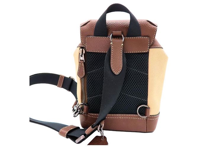 Borsa a Spalla in Tela e Pelle Hudson Small Pack di Coach Marrone - vista 4
