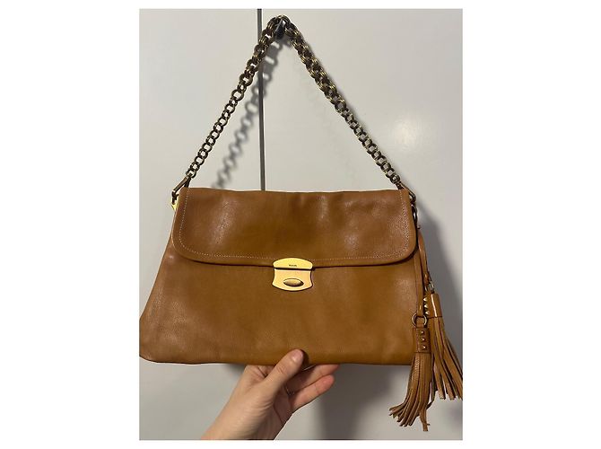 Prada Schultertasche aus Kamelleder mit Fransen - Ansicht 10