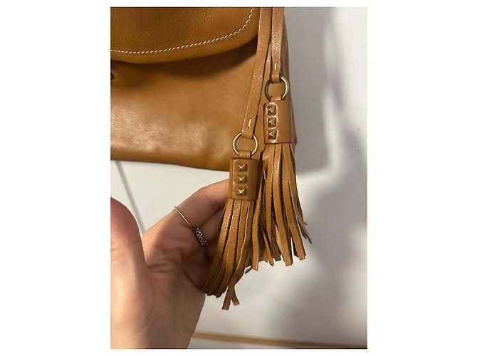 Prada Schultertasche aus Kamelleder mit Fransen - Ansicht 3