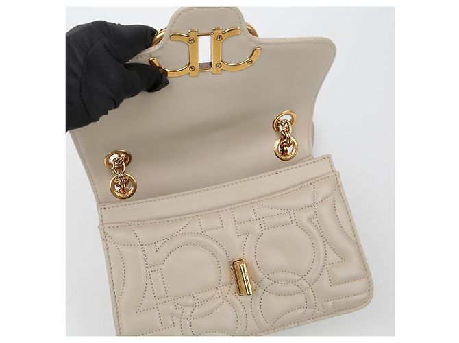Salvatore Ferragamo Bolsa de ombro Ganchini acolchoada com corrente - Ansicht 11