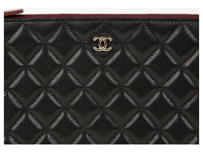 Chanel Clutch Media Classica in Caviale Nero - vista 3