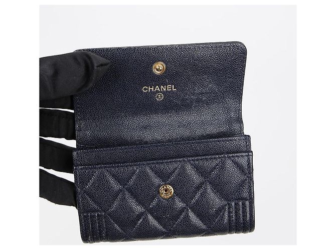 Chanel Tarjetero de piel caviar Boy Flap Azul - vista 12