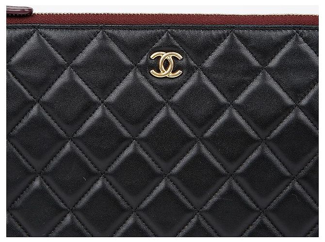 Chanel Clutch Clásica New Medium Negro - vista 3