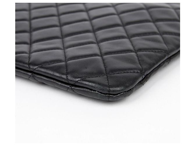 Chanel Clutch Clásica New Medium Negro - vista 7