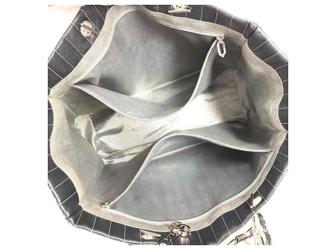 Bolsa Tote Mademoiselle com corrente dupla e logo CC Coco da Chanel Preto - vista 15