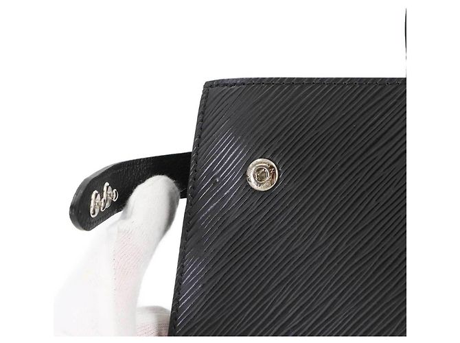 Borsa Tote Epi Twist di Louis Vuitton Nero - vista 9
