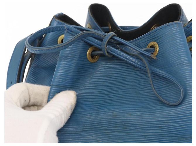 Noe LOUIS VUITTON Borsa a Spalla Petit Noé Epi Blu M44105 LV Auth 160554 - vista 10