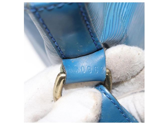 Noe LOUIS VUITTON Borsa a Spalla Petit Noé Epi Blu M44105 LV Auth 160554 - vista 12