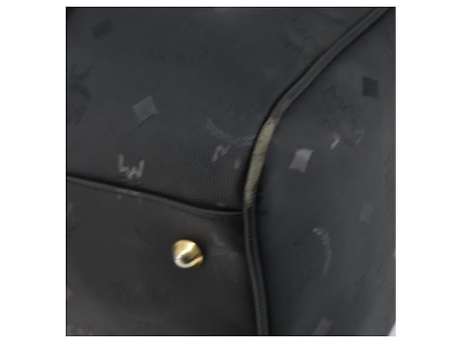 Borsa Boston Mini Vicetos Logogram MCM in PVC Nero Oro Auth am10417 D'oro - vista 16