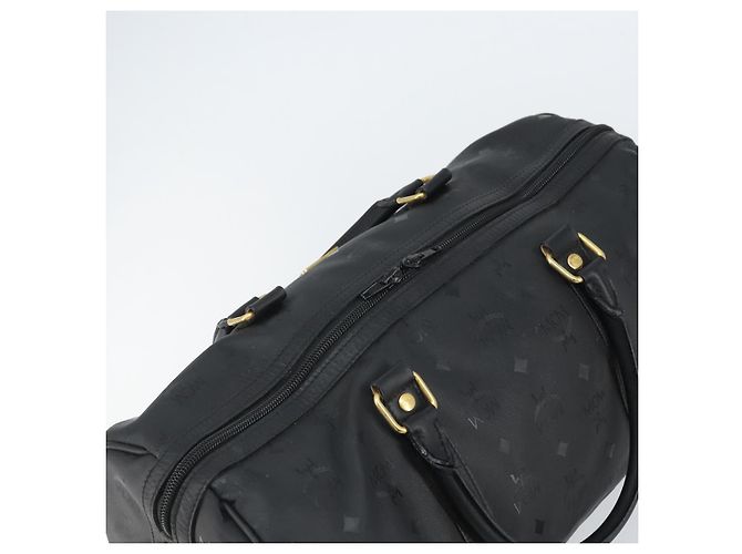 Borsa Boston Mini Vicetos Logogram MCM in PVC Nero Oro Auth am10417 D'oro - vista 6