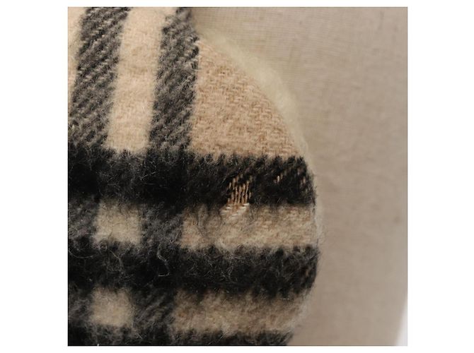 Orejeras de lana beige con estampado Nova Check de BURBERRY Auth 159465 - vista 7