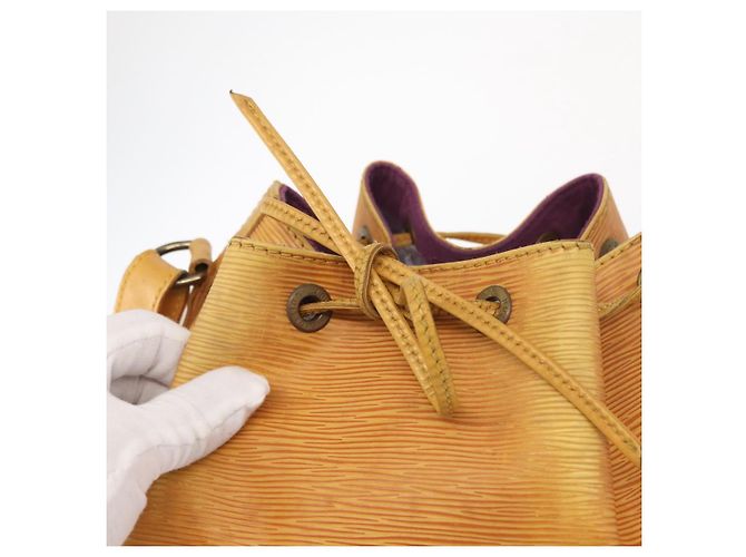Noe LOUIS VUITTON Borsa a Spalla Petit Noé Epi Gialla M44109 LV Auth 161101 Giallo - vista 10